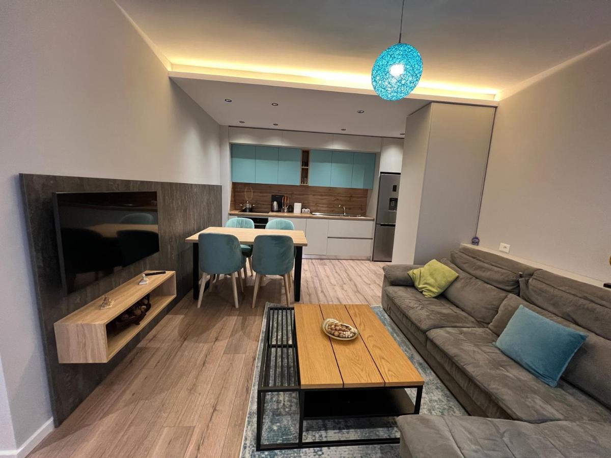 Erg Apartments Tirana Esterno foto