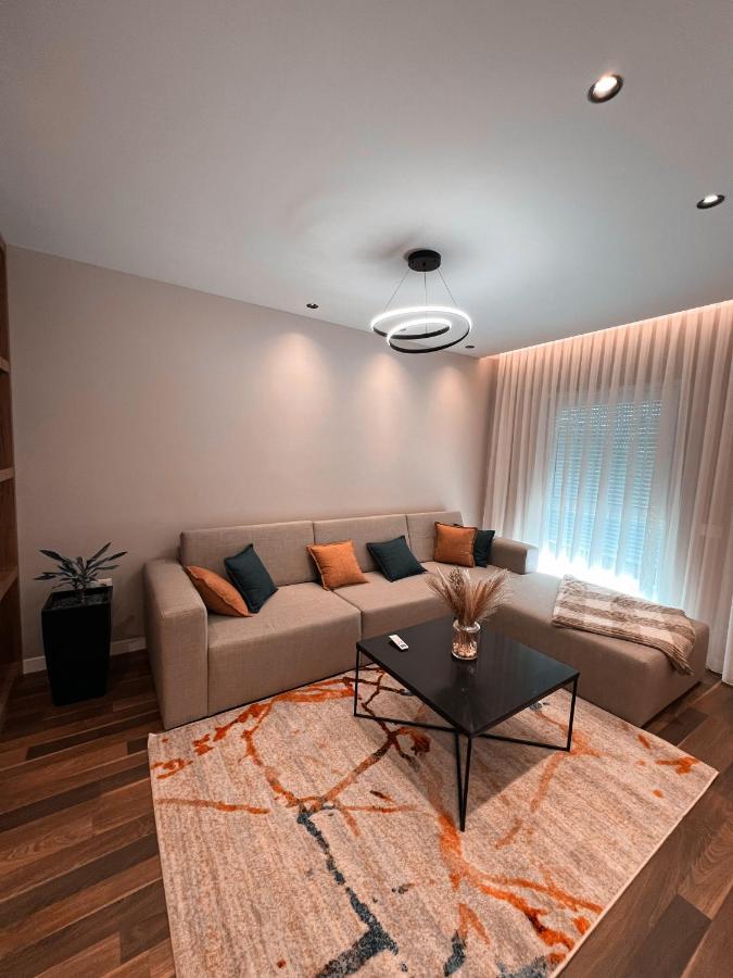 Erg Apartments Tirana Esterno foto