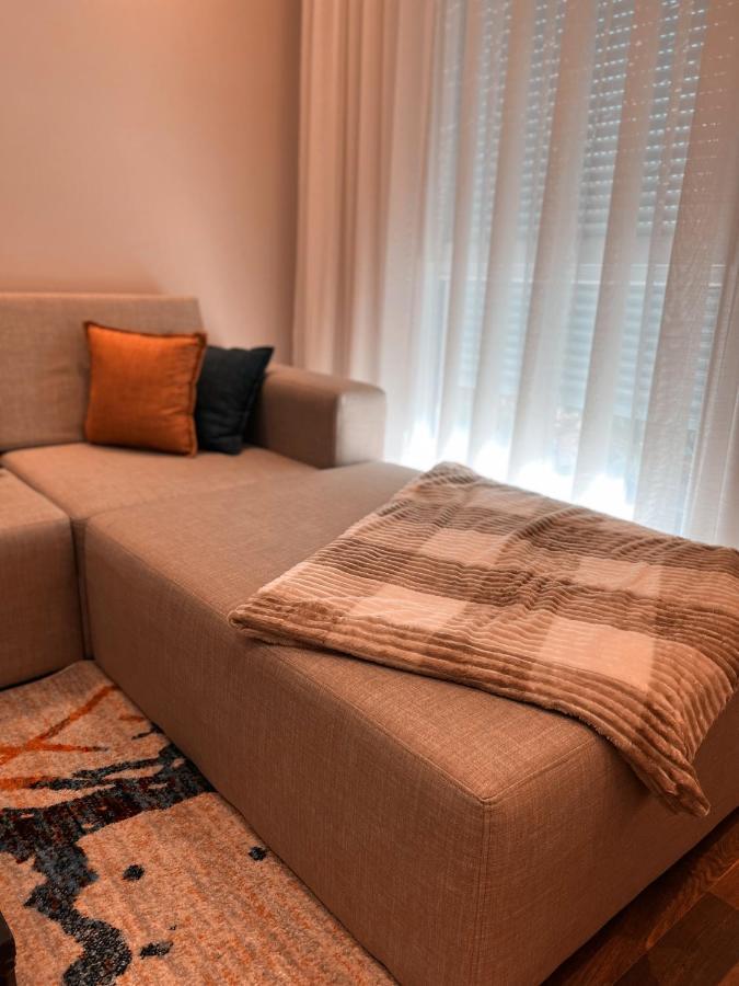 Erg Apartments Tirana Esterno foto