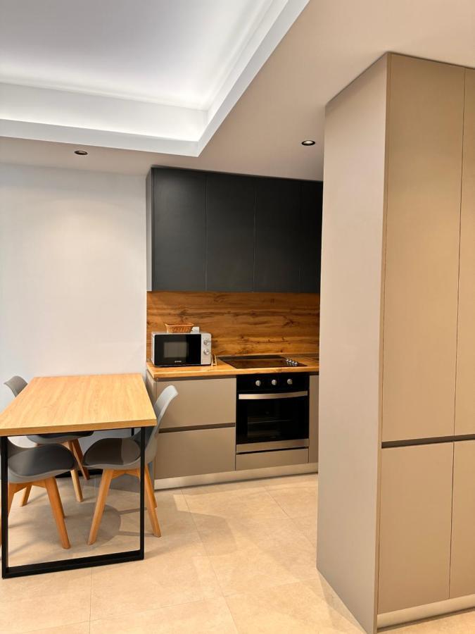 Erg Apartments Tirana Esterno foto