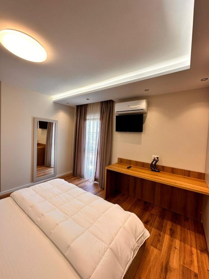 Erg Apartments Tirana Esterno foto