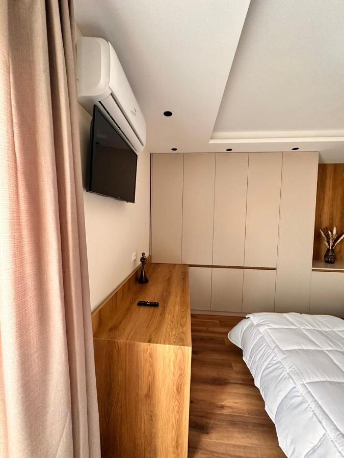 Erg Apartments Tirana Esterno foto