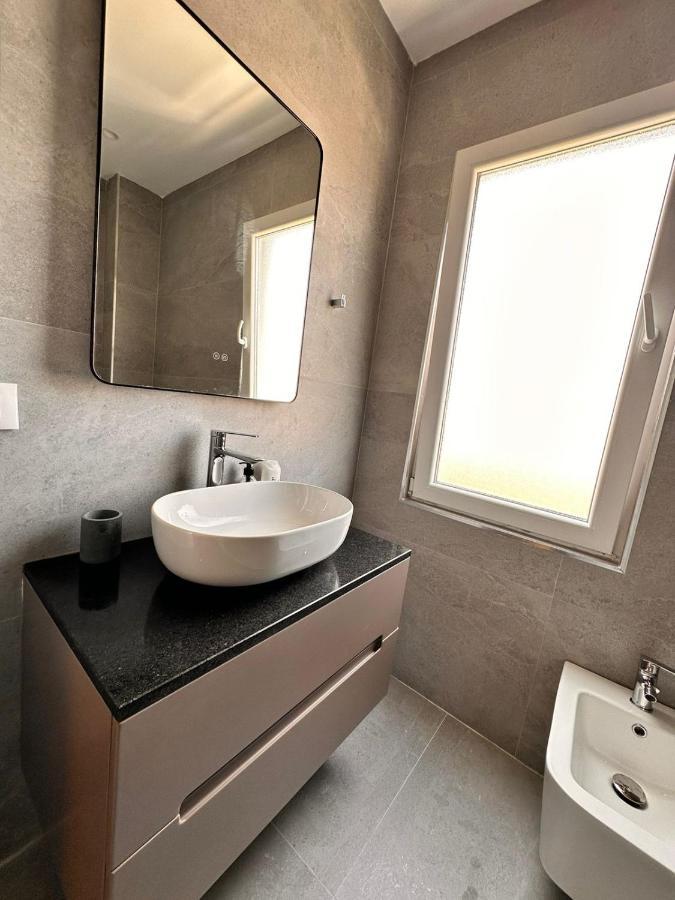 Erg Apartments Tirana Esterno foto